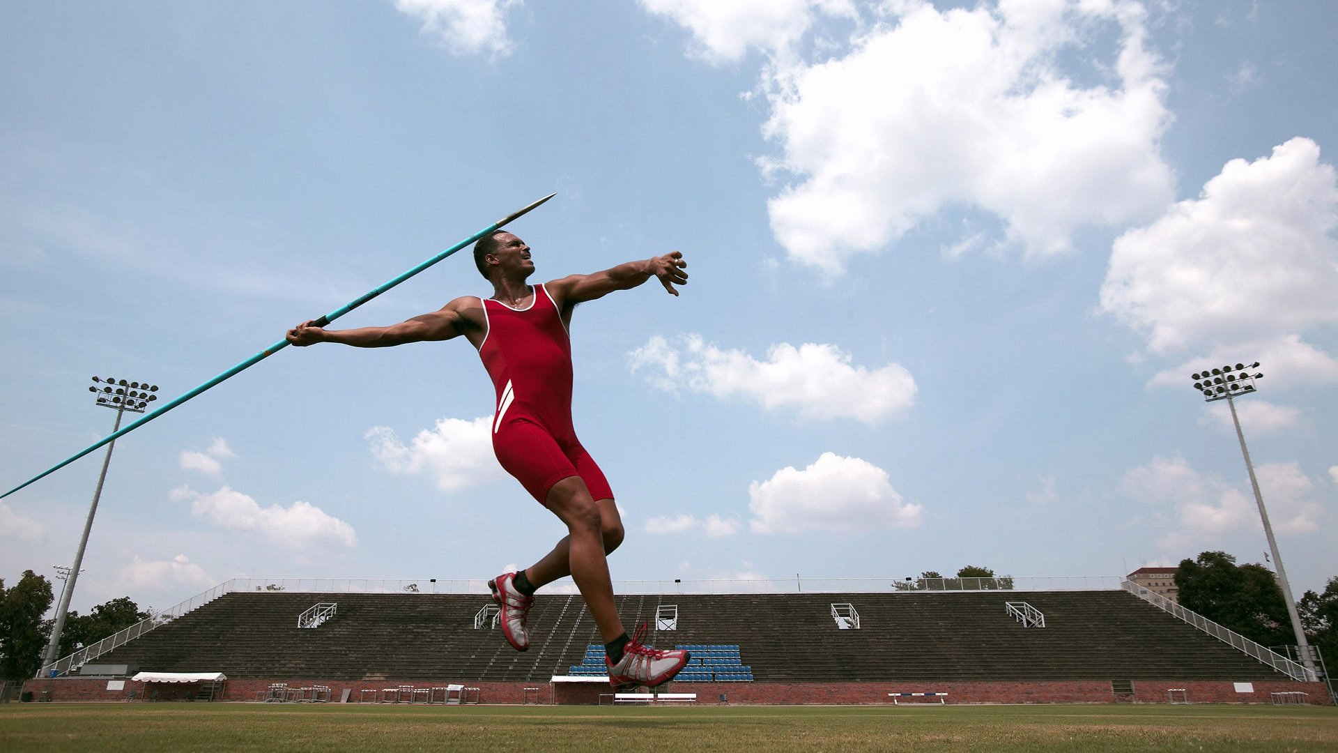 JBOSPORTS-爱德华兹赛后谦逊发言登热搜，马德里竞技血战罗马引发热议